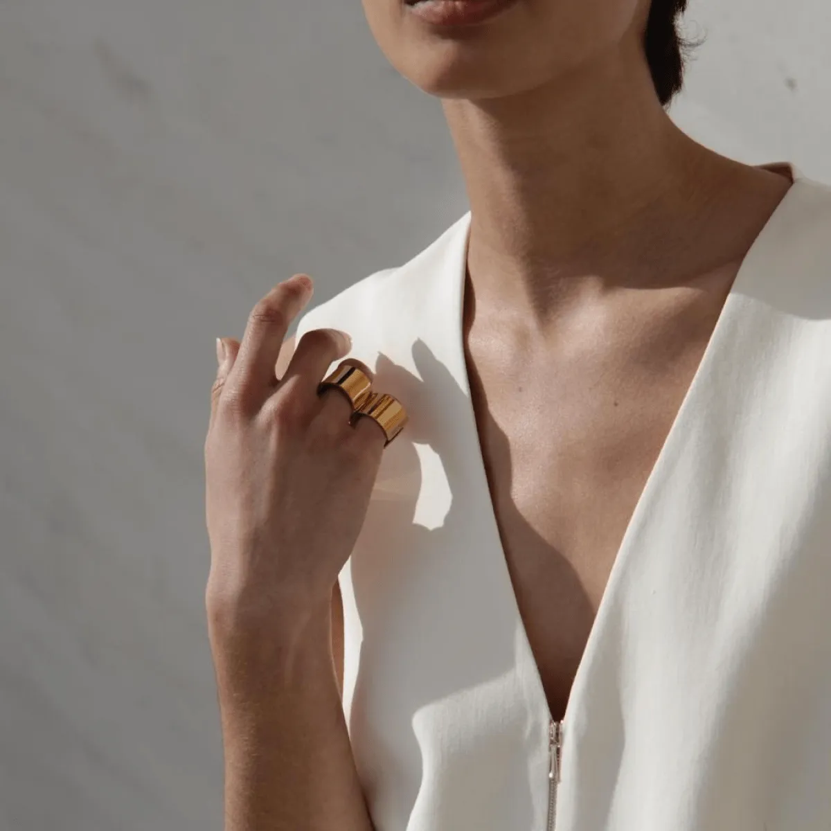 Binocolo Two-Finger Statement Ring