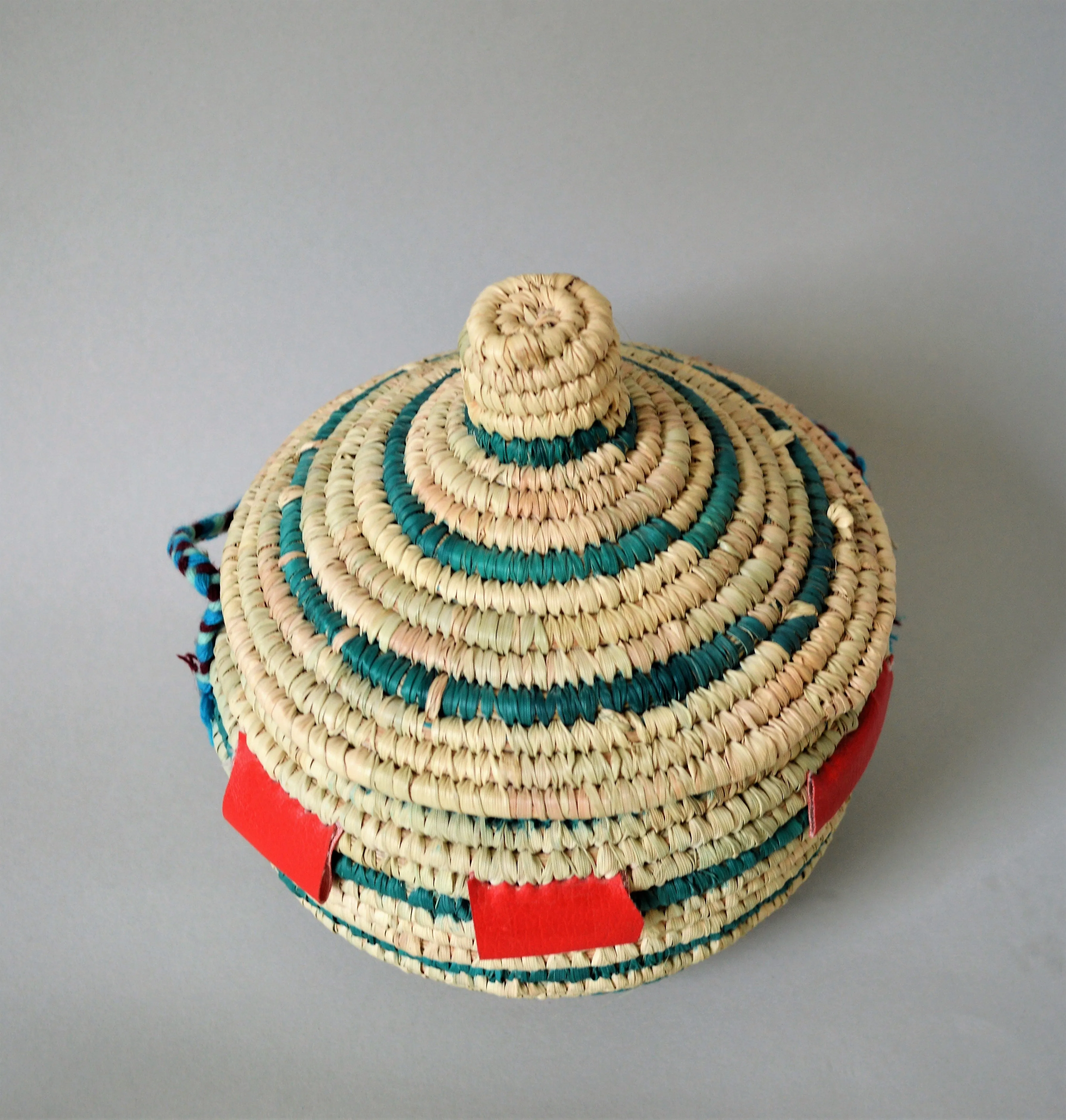 Decorative boho basket with lid