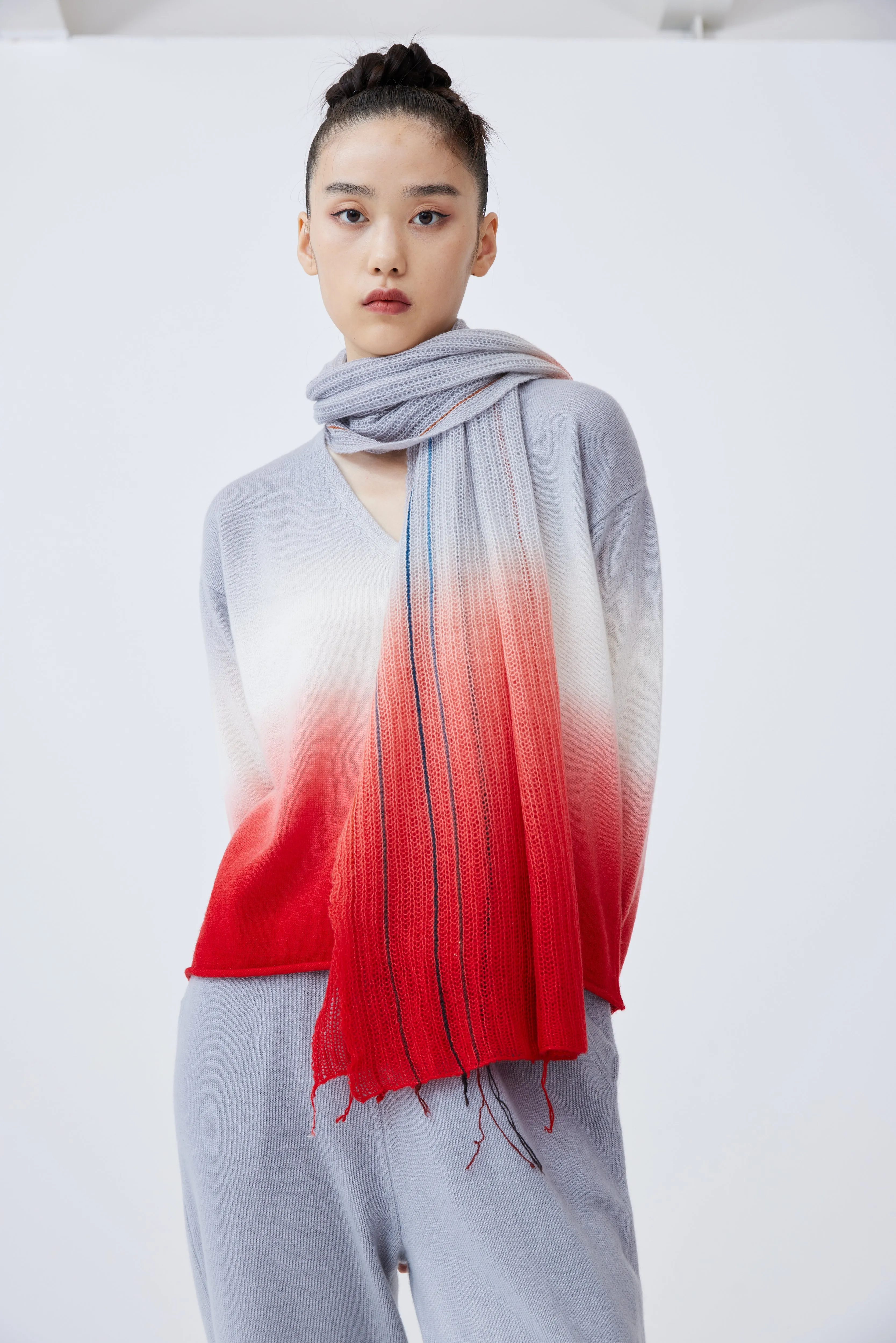 Gradient knitted cashmere scarf