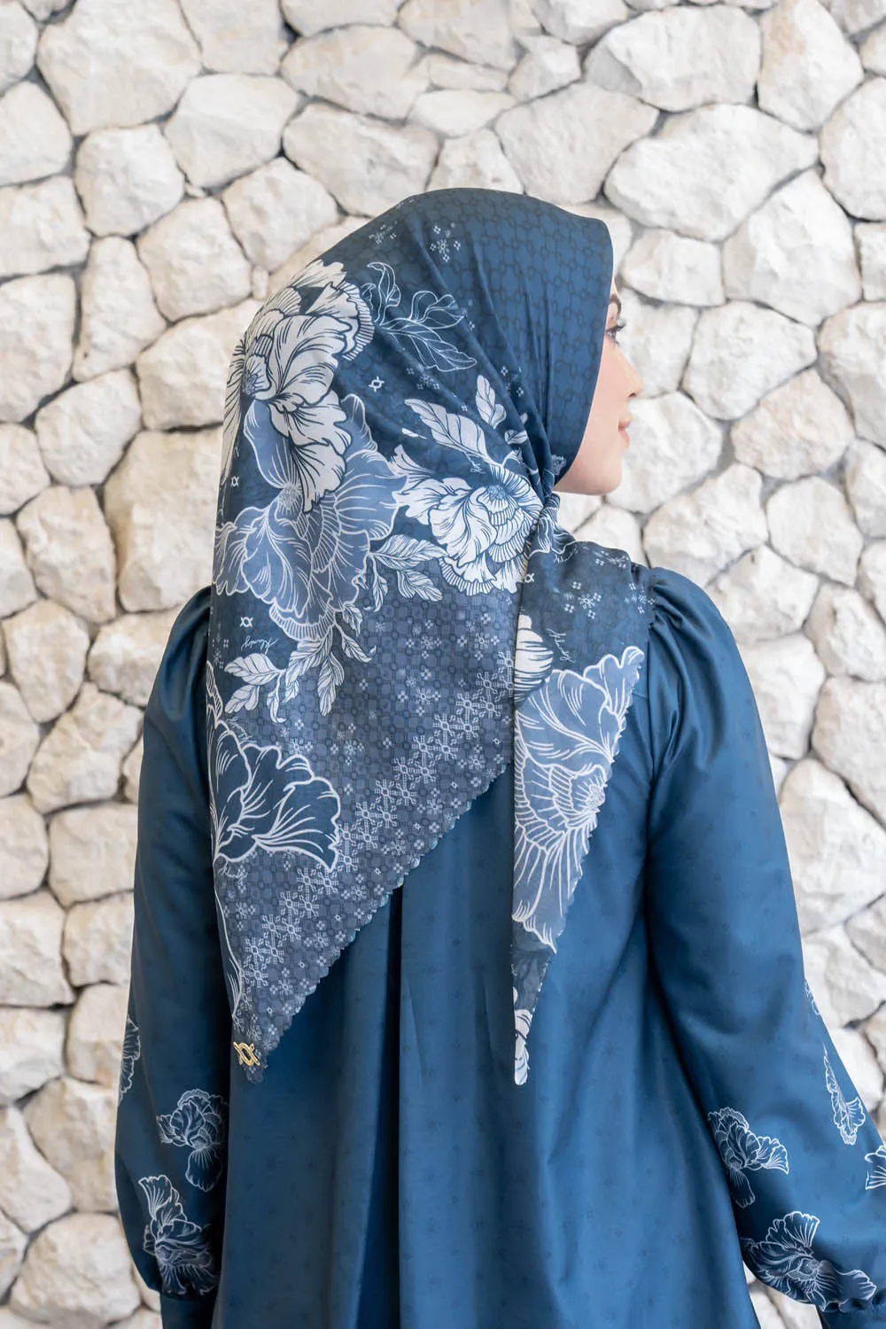 Leysha Scarf Lunar Blue