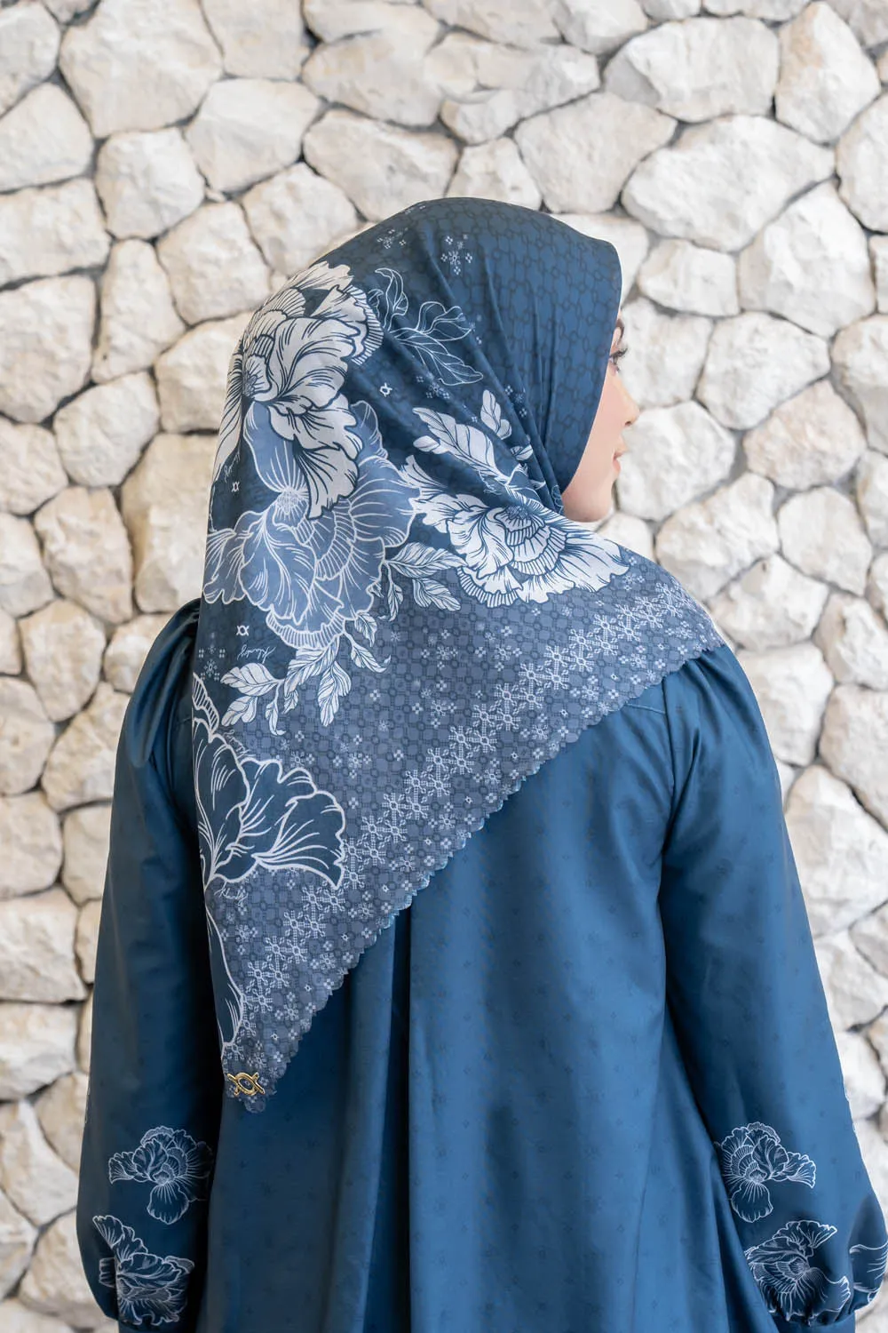 Leysha Scarf Lunar Blue