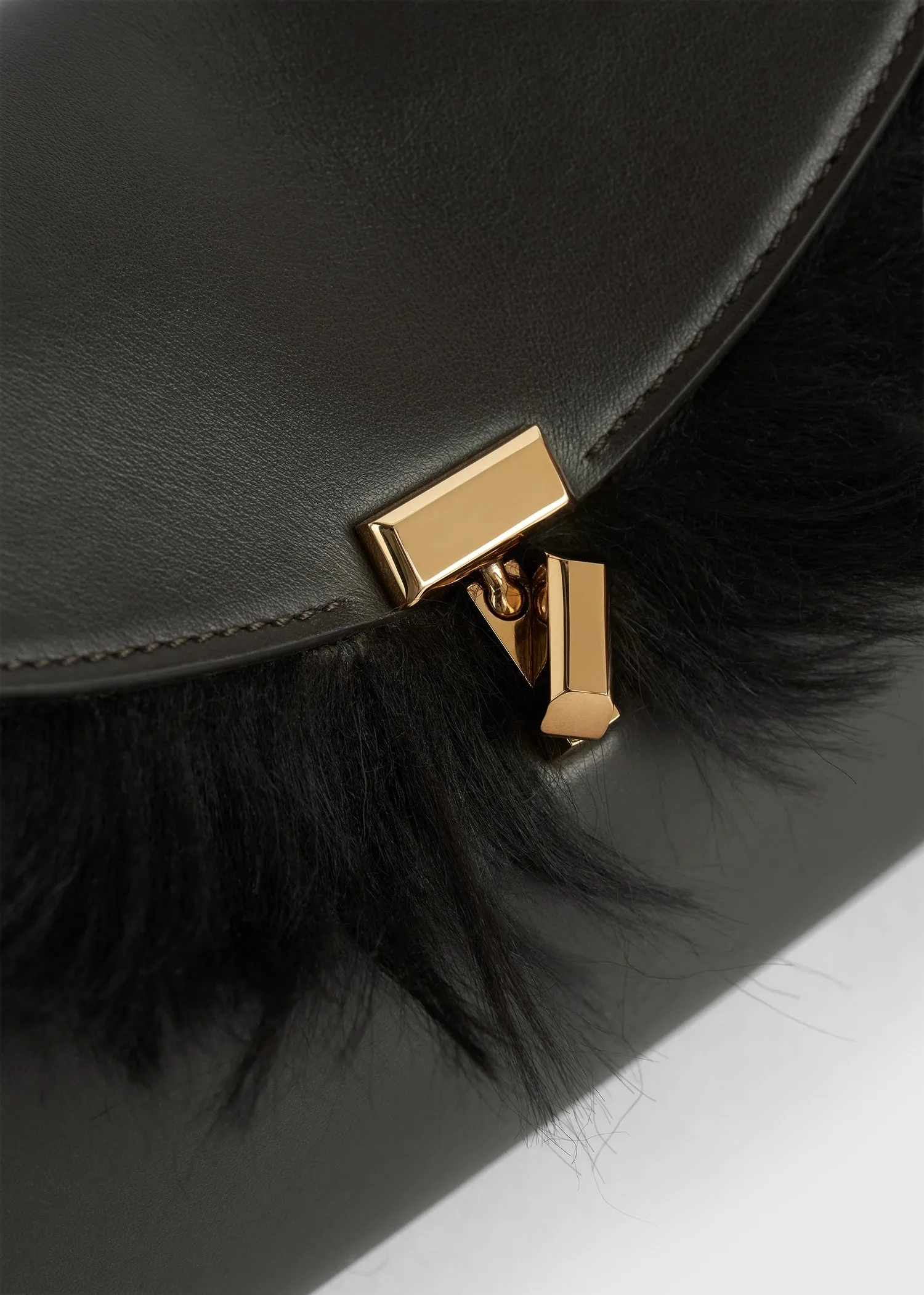 Shearling T-Lock clutch bark